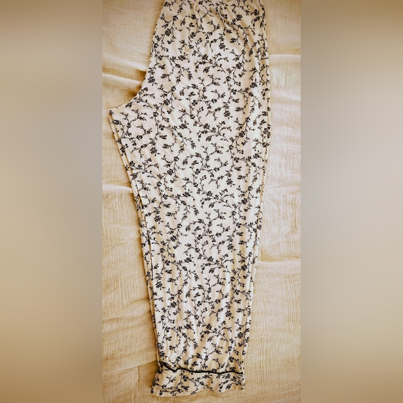 Black & White Floral Charter Club Cotton Blend Pajamas Monogram C Two Piece XL - Picture 2 of 16